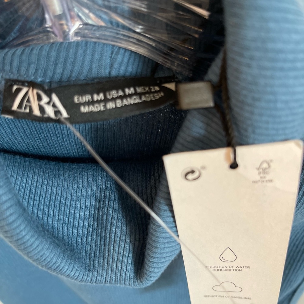 NWT Zara Woman’s Ribbed Midi Blue Dress Short Sleeve
Size: Small - Picture 4 of 8